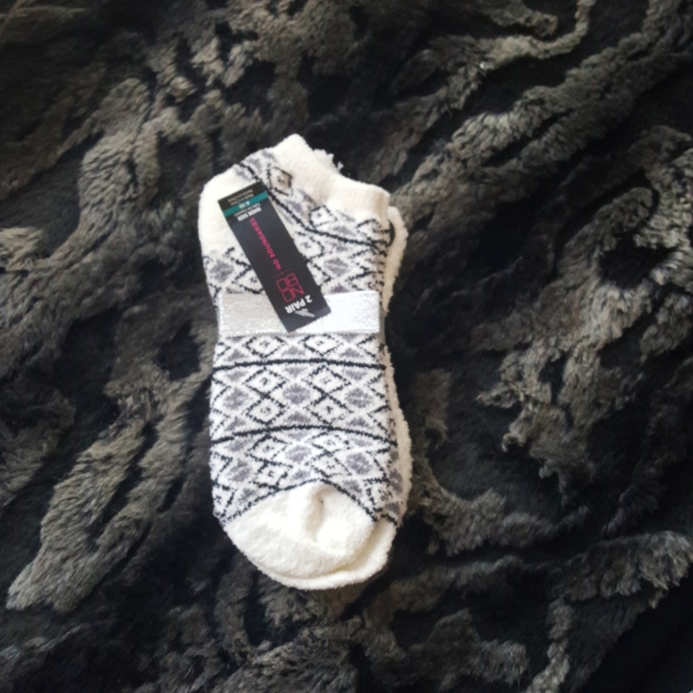 2 pair soft sock pair.